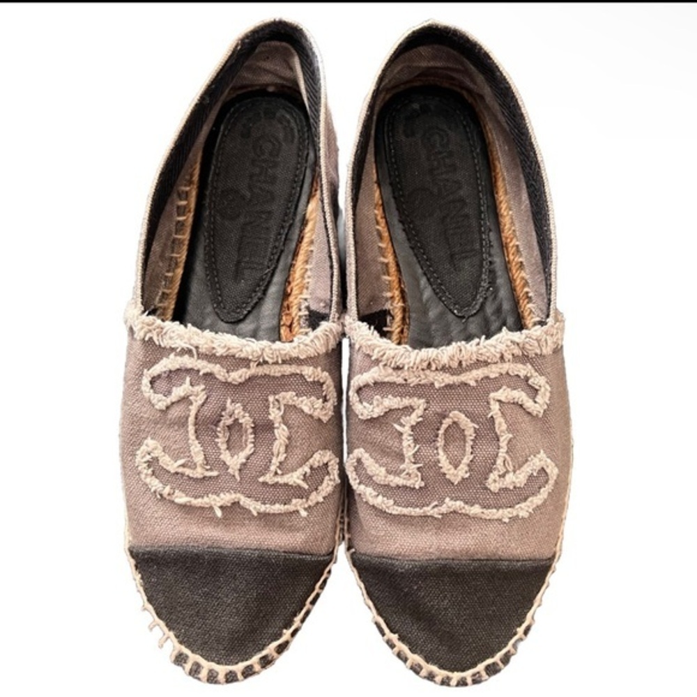Chanel Gray Black Colorblock Interlocking CC Logo Canvas Espadrilles Slip Shoes - Picture 1 of 11